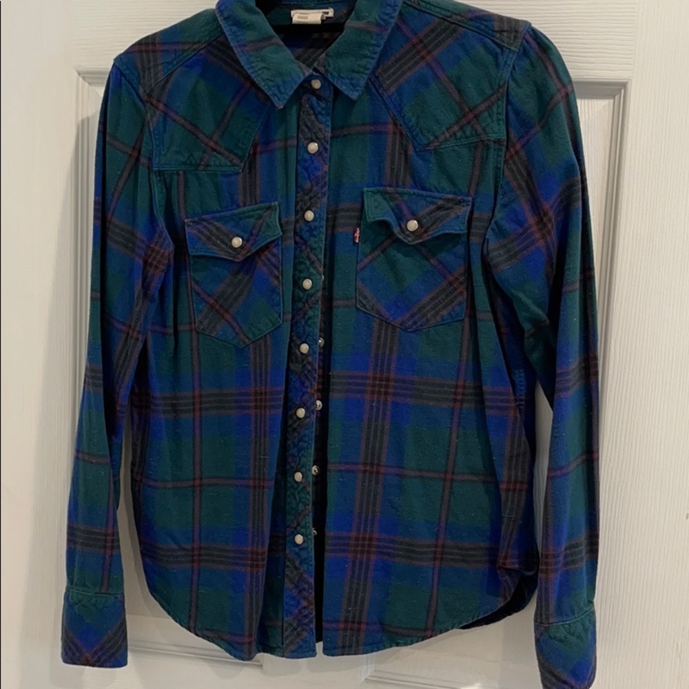 Levi’s plaid shirt